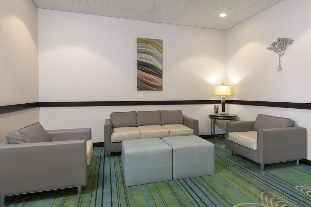 holiday inn express hotel and suites new philadelphia by ihg