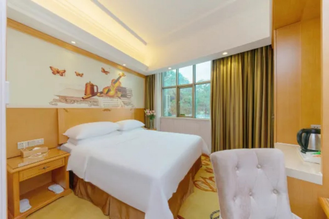 vienna hotel guangdong songshanhu dalang textile center