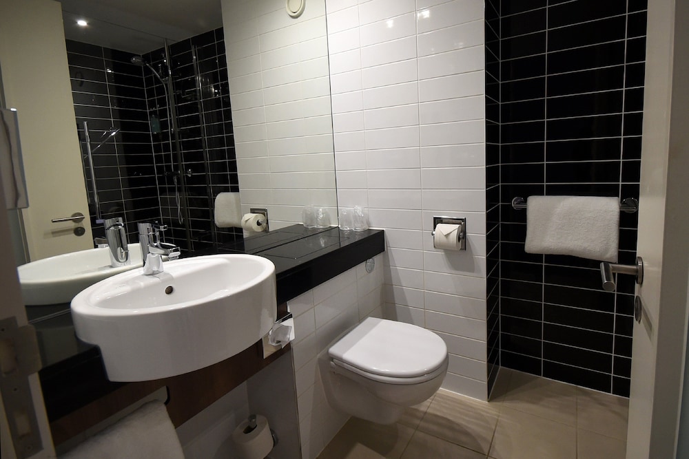 holiday inn express manchester city centre arena by ihg