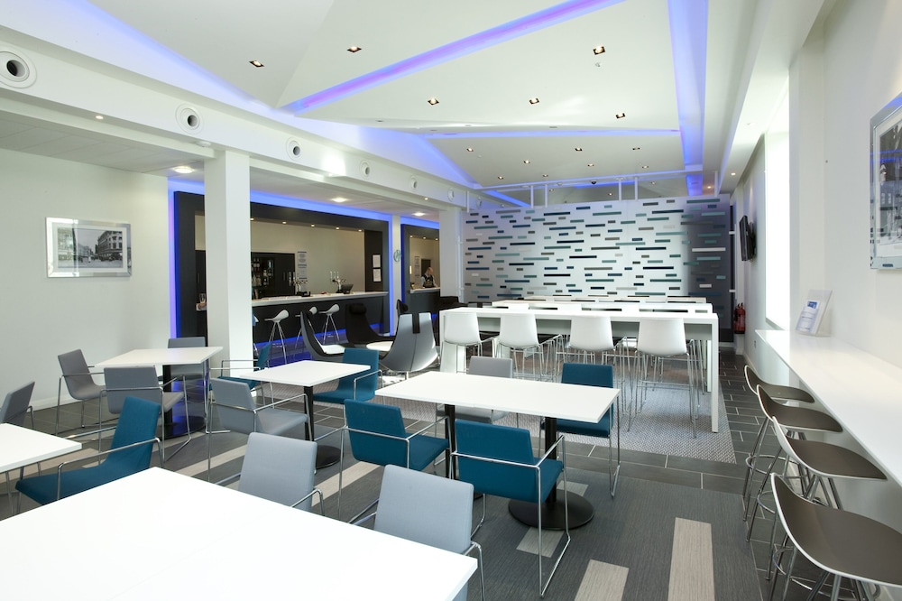 holiday inn express manchester city centre arena by ihg