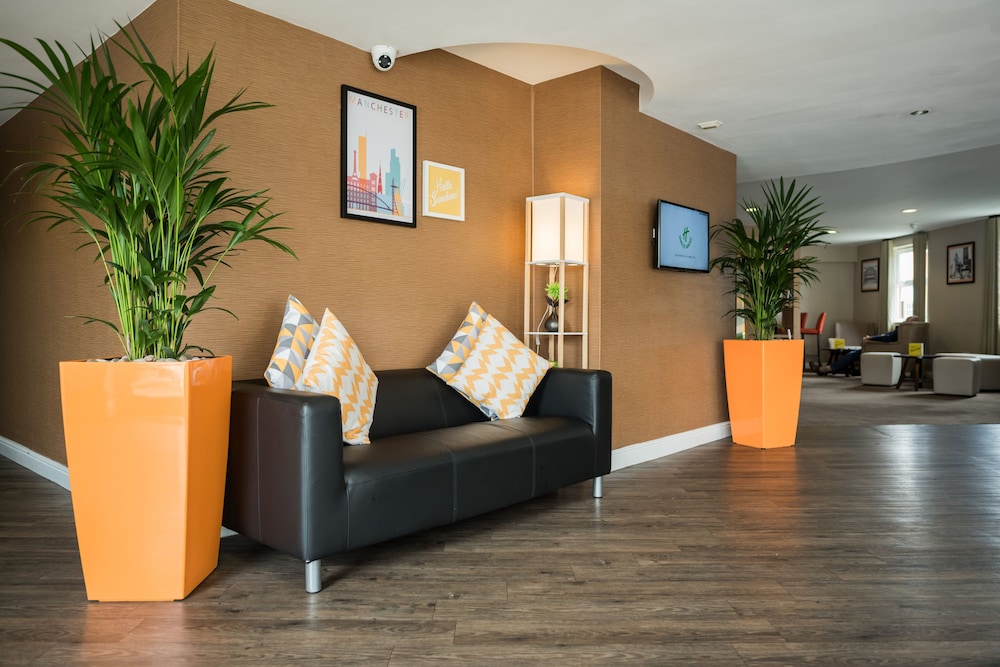 holiday inn manchester west by ihg