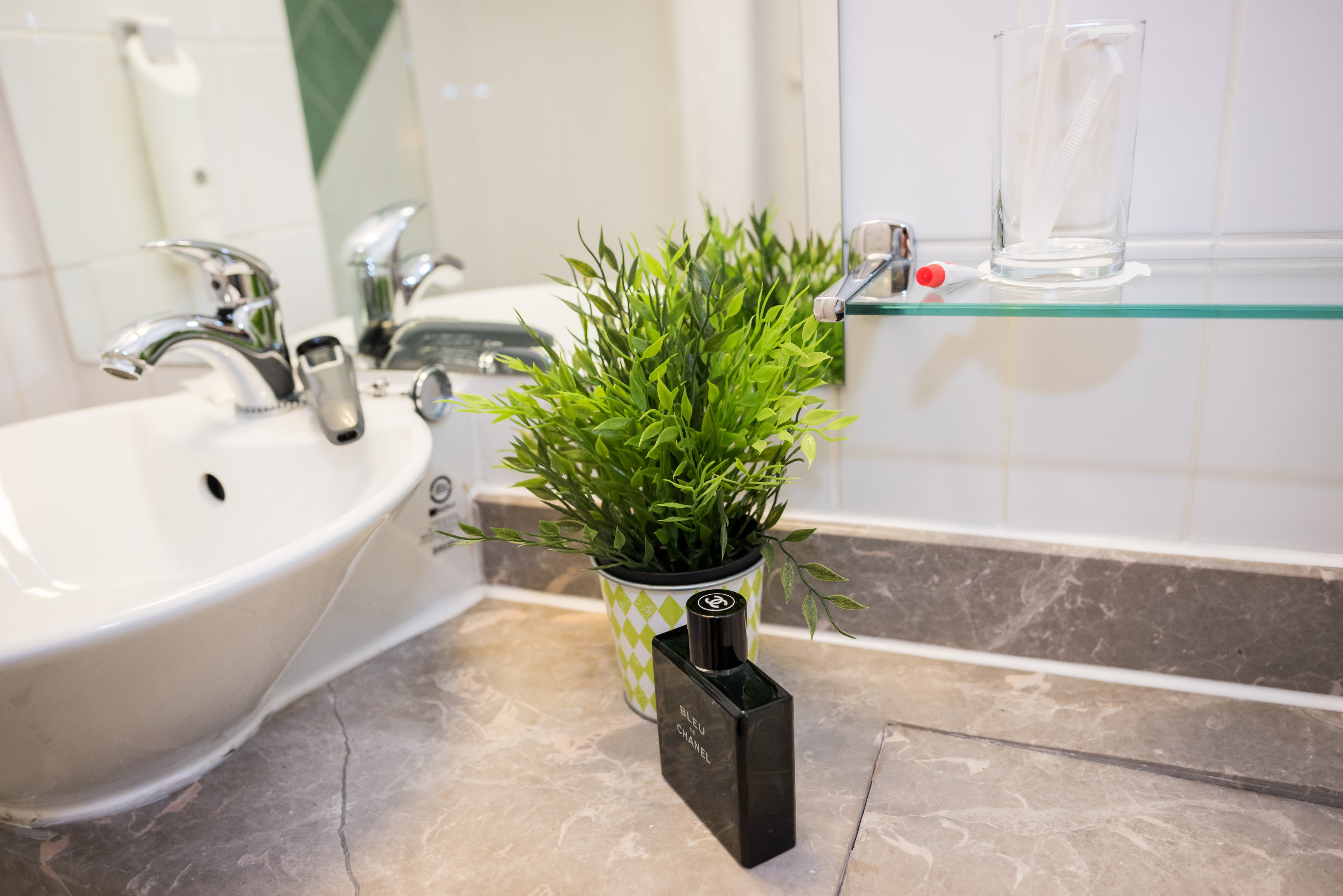 holiday inn manchester west by ihg