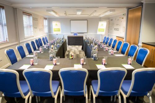 holiday inn manchester west by ihg
