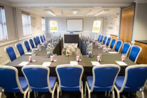 holiday inn manchester west by ihg