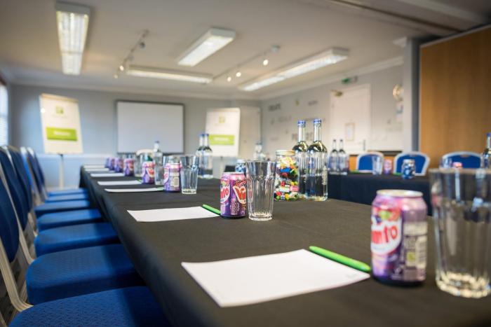 holiday inn manchester west by ihg