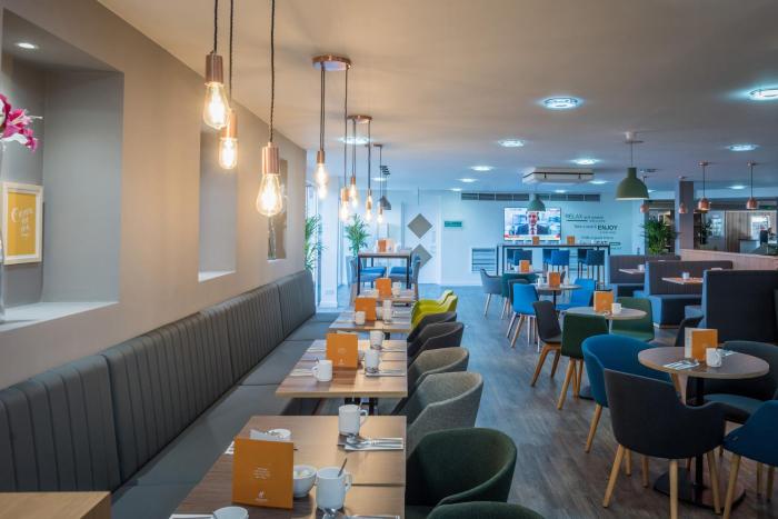 holiday inn manchester west by ihg