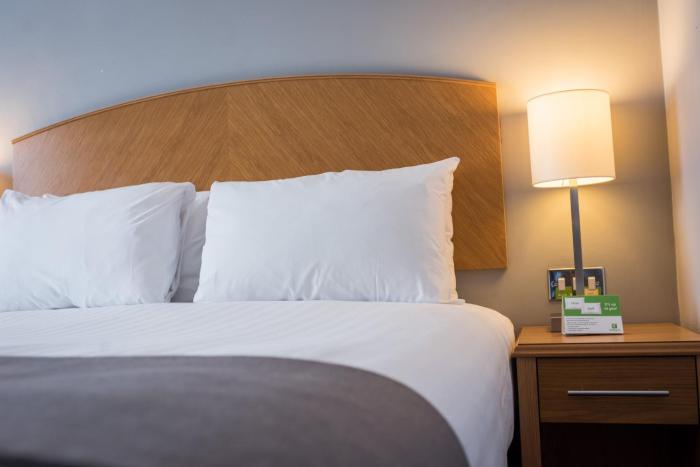 holiday inn manchester west by ihg