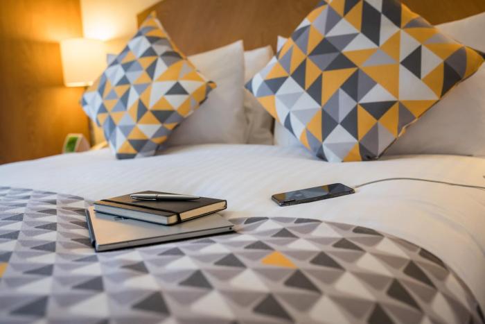holiday inn manchester west by ihg