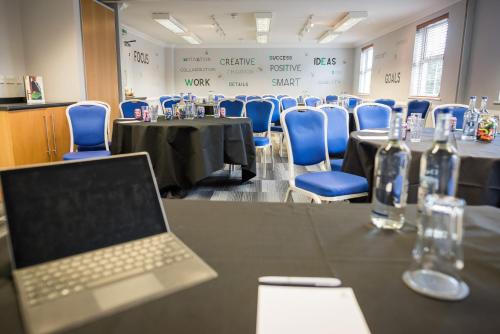 holiday inn manchester west by ihg