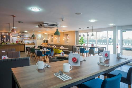 holiday inn manchester west by ihg