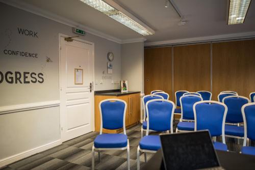holiday inn manchester west by ihg