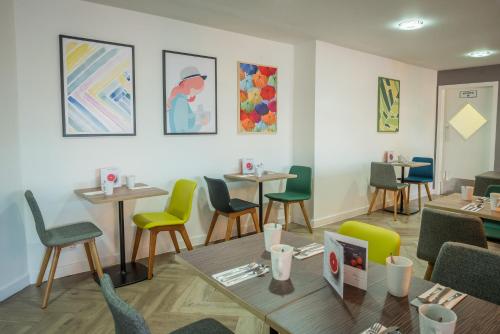 holiday inn manchester west by ihg