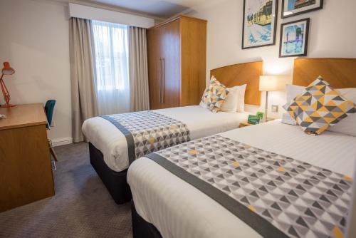 holiday inn manchester west by ihg