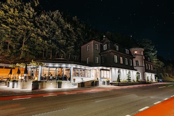 schlosshotel brilon wald hostel