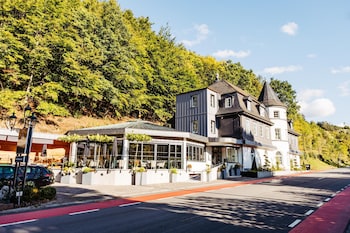 schlosshotel brilon wald hostel