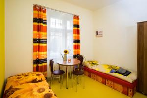apartment four year seasons