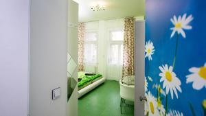 apartment four year seasons