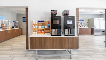 Holiday Inn Express Hotel & Suites Anderson North By Ihg,Madison>>Anderson,3 star