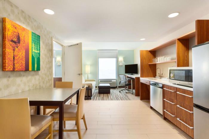 home2 suites by hilton fargo nd