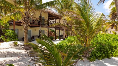 grand slam fishing lodge tulum