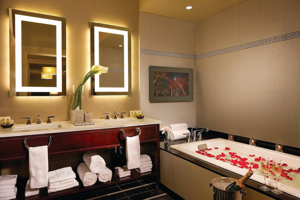 the algonquin hotel times square autograph collection