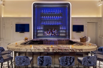 The Algonquin Hotel Times Square, Autograph Collection,Jersey City>>New York,4 star