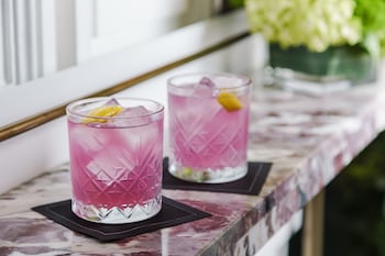 The Algonquin Hotel Times Square, Autograph Collection,Jersey City>>New York,4 star