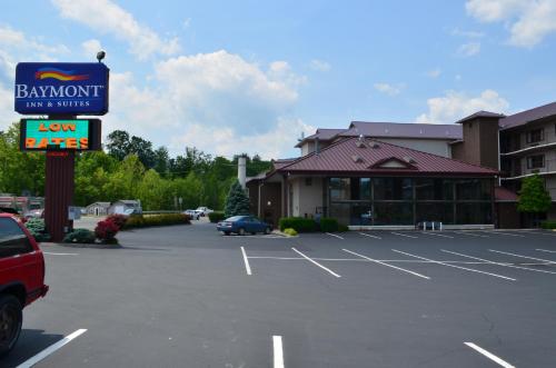 baymont by wyndham pigeon forge near island drive