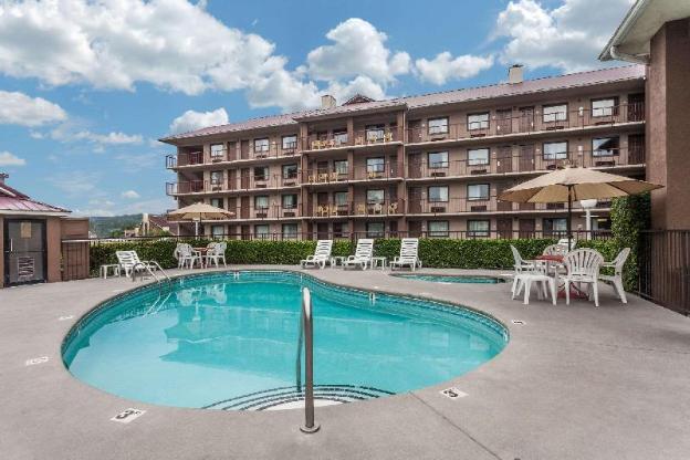 baymont by wyndham pigeon forge near island drive