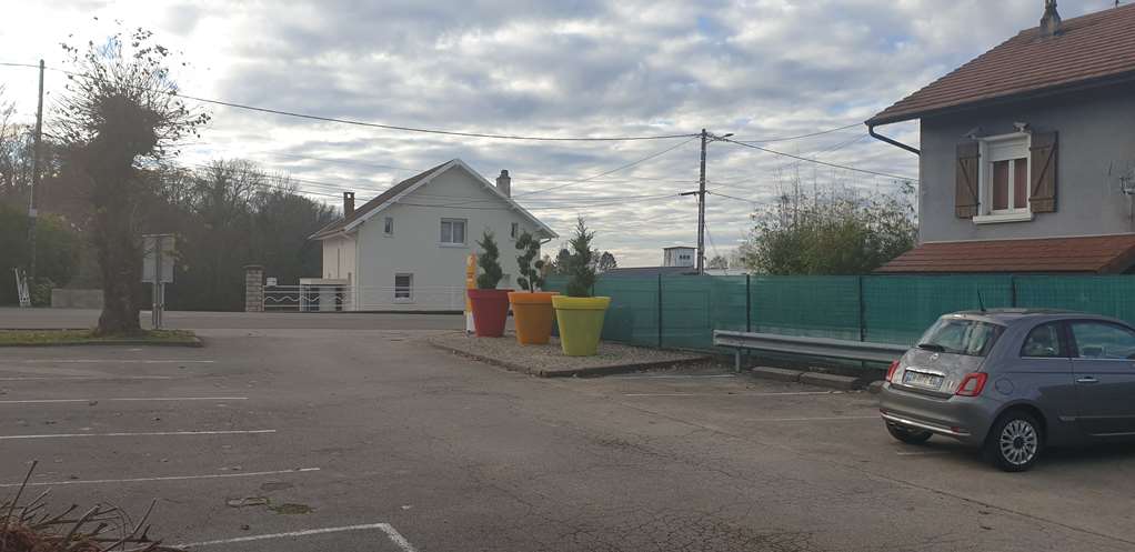 premiere classe besancon ecole valentin