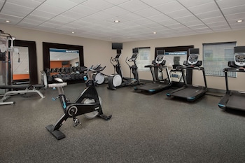 hampton inn and suites holly springs
