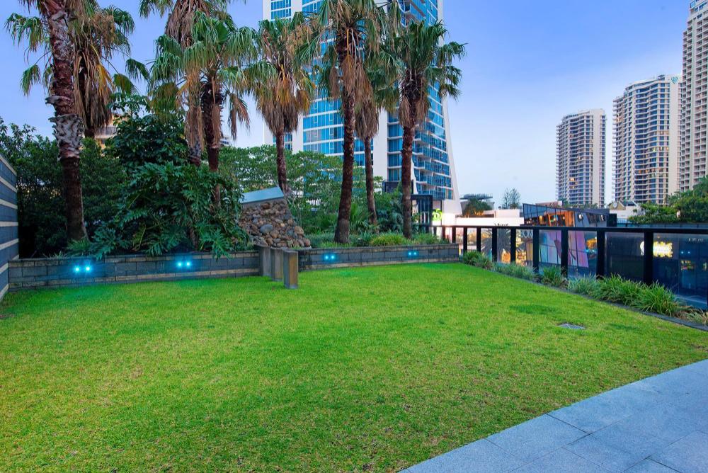 surfers paradise