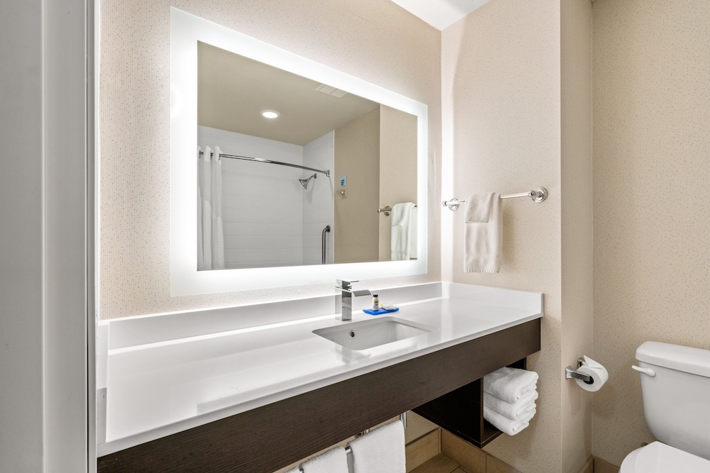 holiday inn express and suites klamath falls central by ihg