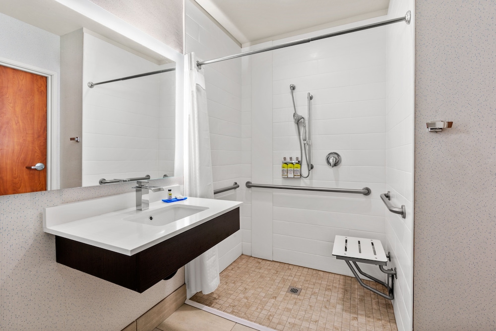 holiday inn express and suites klamath falls central by ihg
