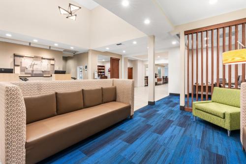holiday inn express and suites klamath falls central by ihg