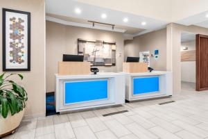 holiday inn express and suites klamath falls central by ihg