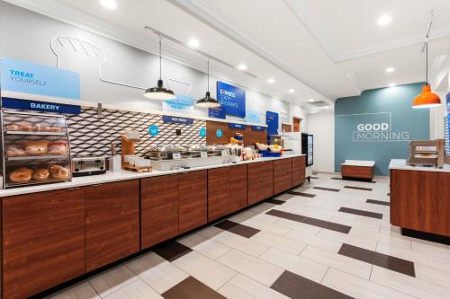 holiday inn express and suites klamath falls central by ihg