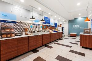 holiday inn express and suites klamath falls central by ihg