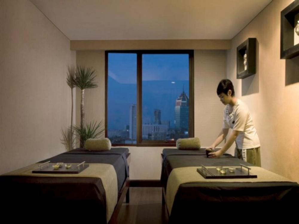 hotel santika pandegiling surabaya