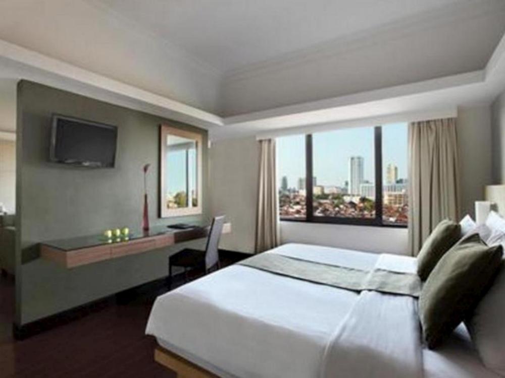 hotel santika pandegiling surabaya