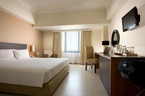 hotel santika pandegiling surabaya