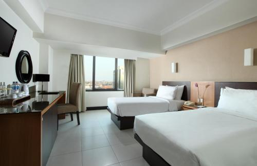 hotel santika pandegiling surabaya
