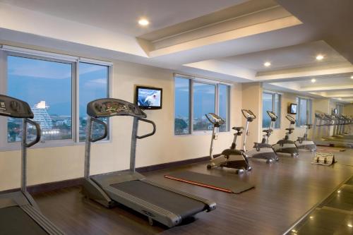 hotel santika pandegiling surabaya