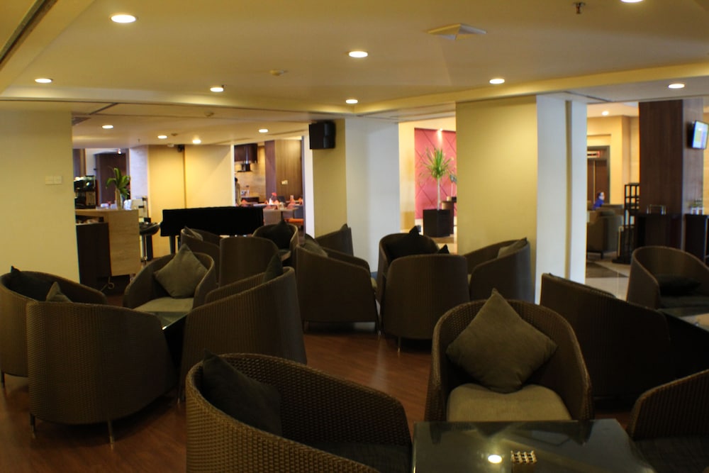 hotel santika pandegiling surabaya