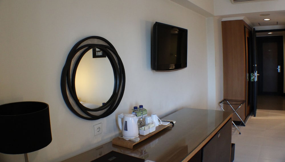 hotel santika pandegiling surabaya