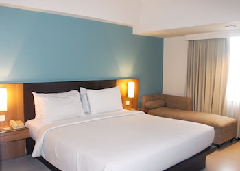 hotel santika pandegiling surabaya