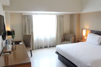 hotel santika pandegiling surabaya