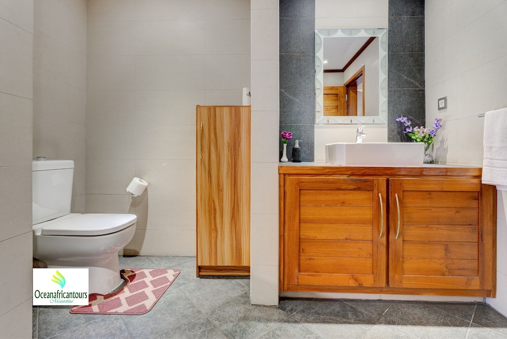 sunset boulevard suite