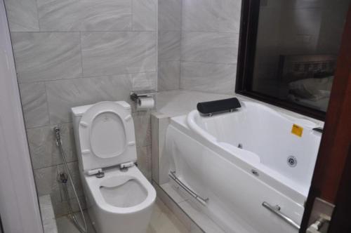 sunset boulevard suite