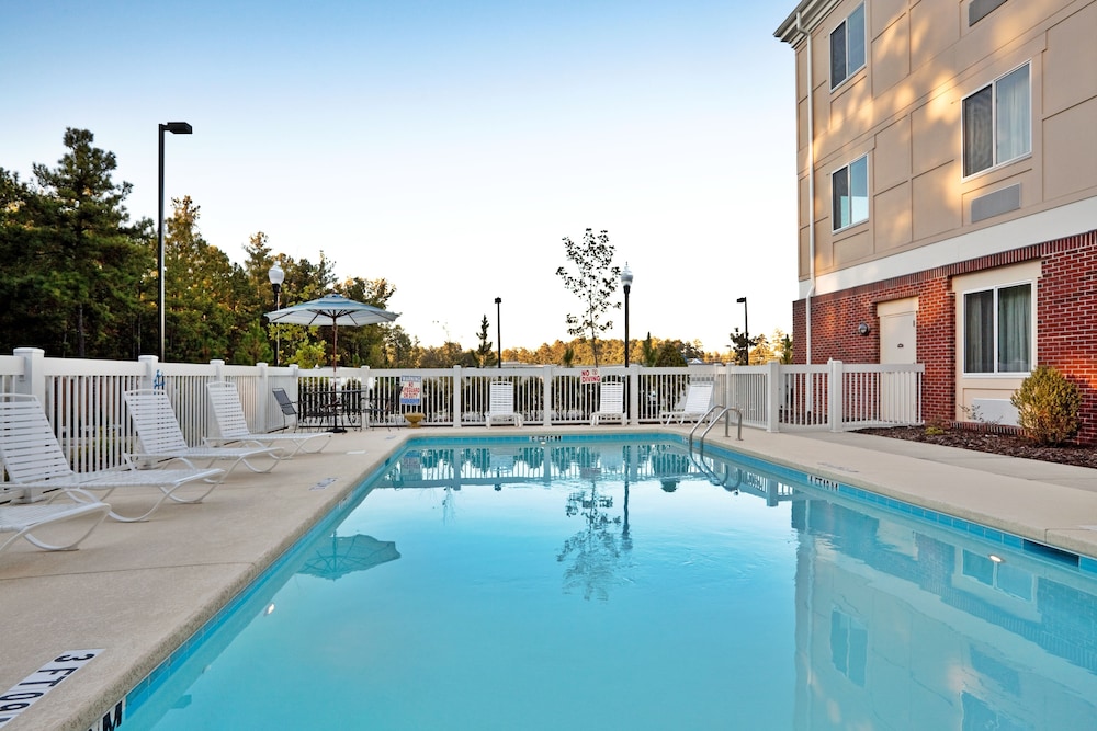 holiday inn express hotel and suites southern pines by ihg